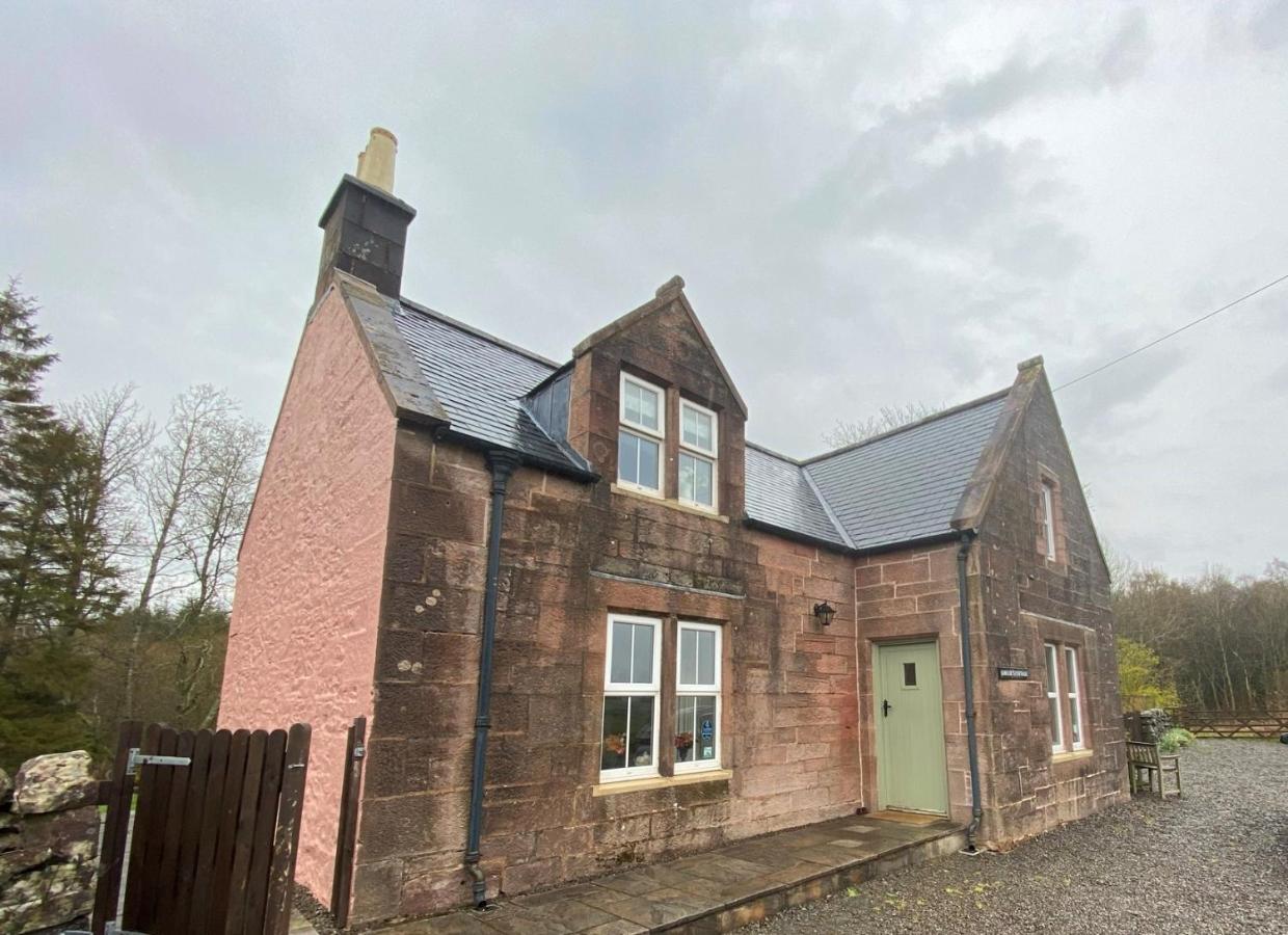 Ghillie'S Cottage Penpont Exterior photo